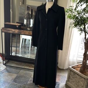 Classic Black Wool/Cashmere Coat with Long Sleeves